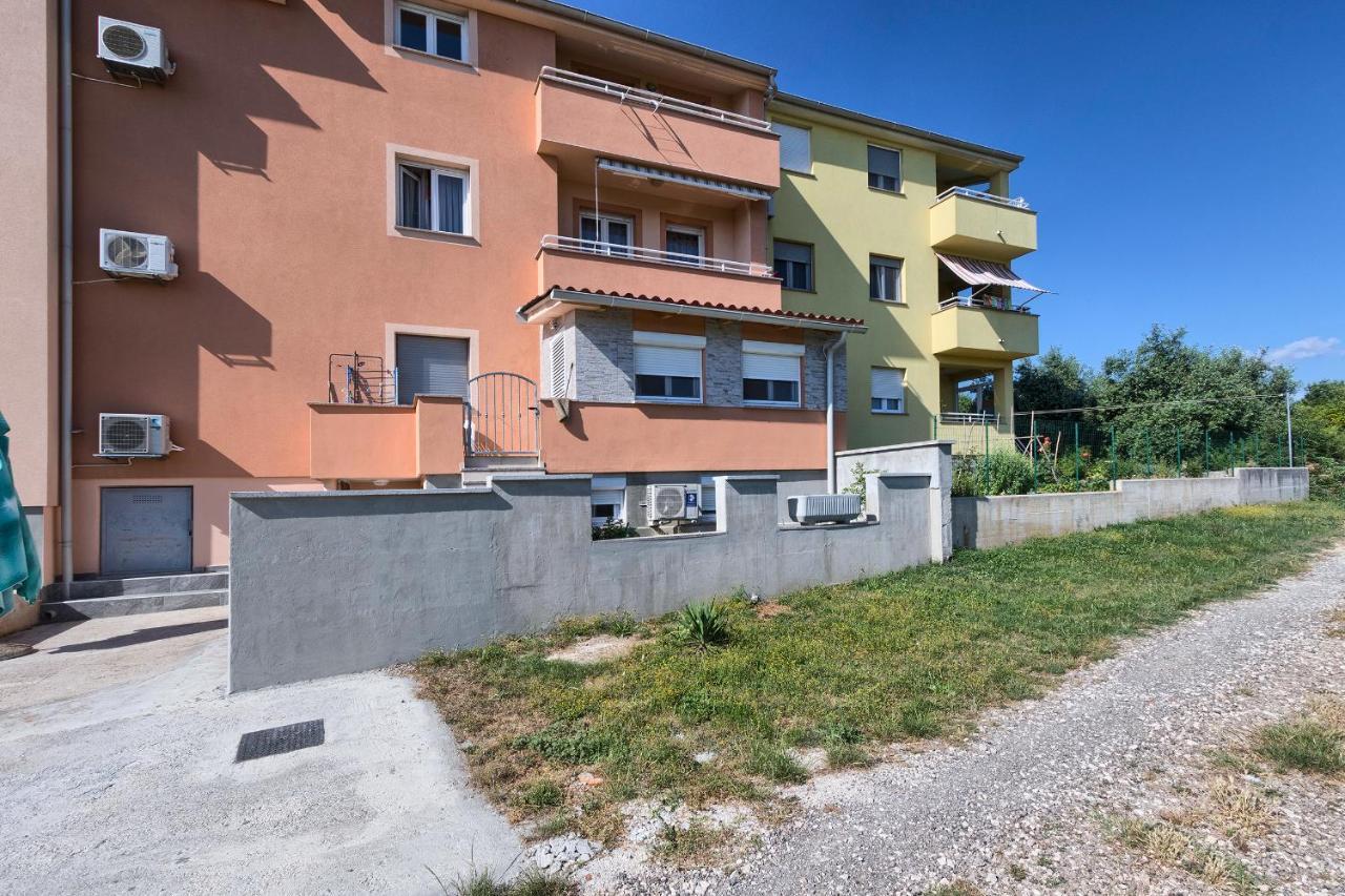Soba Sanja Apartment Pula Exterior photo